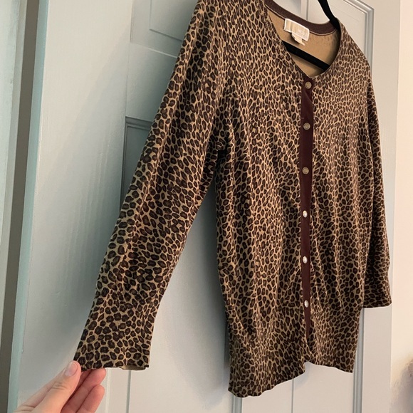 Euc silk Michael Kors leopard print snap up cardigan size medium - Picture 4 of 6